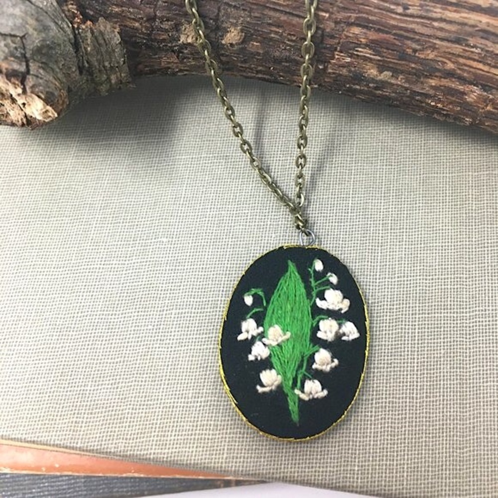 Oval Hand Embroidered White and Cream Lily of the Valley Pendant Necklace - Picture 3 of 8